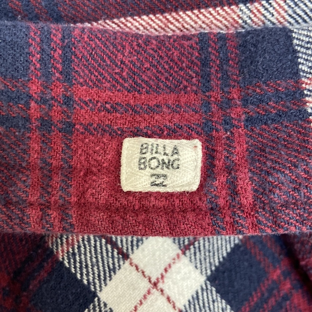 ‼️Women’s Billabong plaid flannel long-sleeve button-down shirt frayed bottom. M - Picture 7 of 14